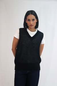 Knitwear: Rita Vest | Black