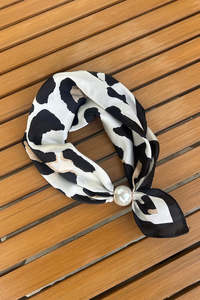 Pearl Fasten Neck Tie | Frosted Leopard