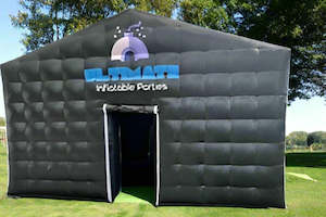 Extreme Bouncy Castles: Inflatable Party Tent 8x6x4