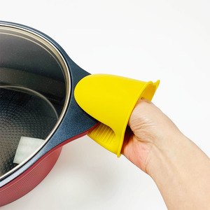 Products: Silipot Silicone Heat resistant gloves - HY Shopping NZ Korean Supermarket Christchurch