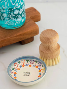 Scrub Brush & Dish Set Its the Little Things