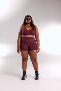 Womens Shorts: STAPLE MID SHORTS DEEP CHERRY