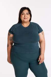 Tanks Tops Hine: THE ESSENTIAL CROP TEE JADE