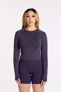 THE ESSENTIAL CROP LONG SLEEVE MIDNIGHT