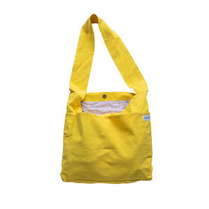 Products: The Sophie Tote – DAISY YELLOW