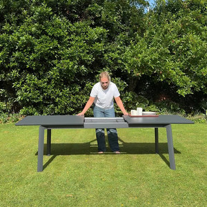 Products: Paloma – Extendable Outdoor Dining Table