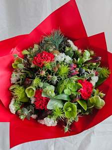 Christmas: Florist Choice Christmas Posy