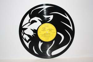 Animals Hunting: Lion