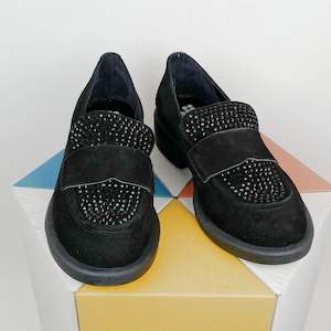 Autumn Winter 24: Nu by Neo Aura black suede sizes 36, 37