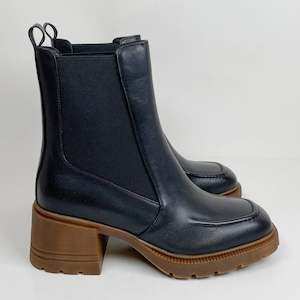 Boots: Mila Raine favor black