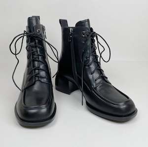 Boots: Mila Raine Corte black