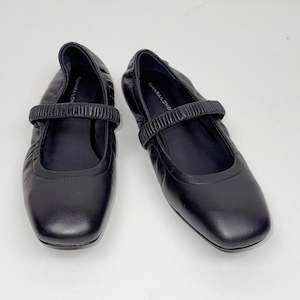 Tamara: Tamara Bugsy black