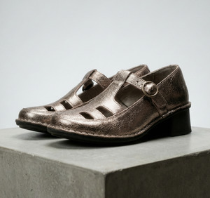 Fly London Emaf dark gold