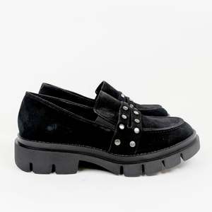 Flats: Lucia Viguera 8412 vitelo black