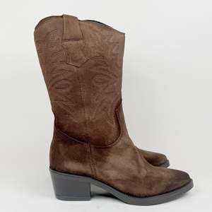 Mid Length Boots: Lucia Viguera 8024 Testa