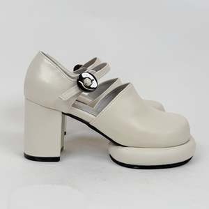 Heels: B.Coops 252032 beige