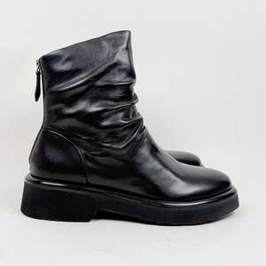 Eos: EOS Theonie black