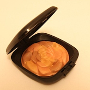 Products: Blush Bouquet – Maple Leaf