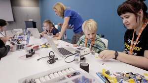 School Holiday Classes: Introduction to LEGO Mindstorms EV3 Robotics