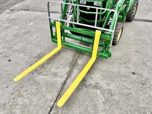 In Stock 5: John Deere Compact Tractor Pallet Forks 1000KG