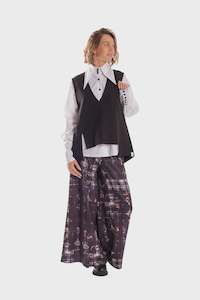 Deeanne Hobbs: Tactile Vest -Black