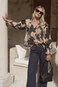 Ivy Jack: Refined LS Pintuck Top -Navy Peach Floral