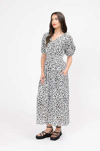 Seeking Lola: Skillfull SS Midi - Sage Leopard