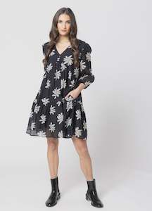 Seeking Lola: Aspiring Dress-Shadow Petal