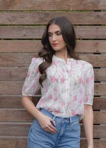 Seeking Lola: Fluent Shirt-Crinkle Blossom
