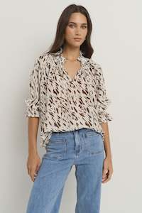 Ivy Jack: Certainty Animal Shirred SS Top / White Animal