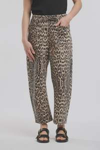 Leo Barrel Jeans - Leopard Print