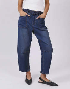 Jeans: Leo Barrel Jeans - Ink