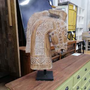 Home Accents: Wooden Horse Head