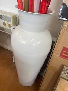 Vases: White vase - Large