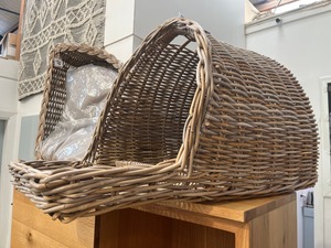 Rattan Pet basket - Covered