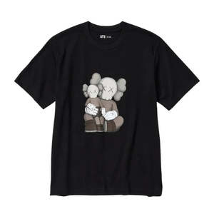 KAWS x Uniqlo UT Graphic T-Shirt (US Sizing) (Black)