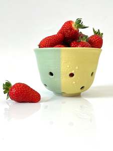 Too Late: *Exclusive* Two-Toned Berry Bowl - Lemon / Aqua