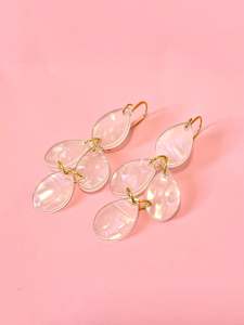 Wanderlust "Paris" Earrings - Pearl