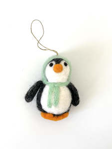 Store17: NEW Felted Penguin - Mint