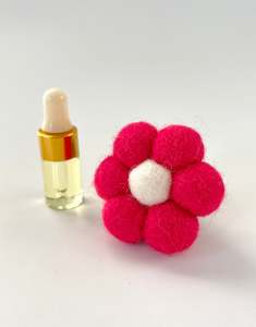 Pink: Pink Daisy Car Air Freshener Set - Sea Salt & Orchid