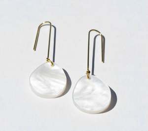 Maeve Earrings - Pearl