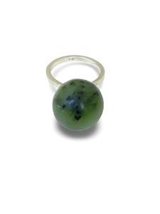 Jewellery: Jade & Sterling Silver Ring #2: Te Whanau o Tamanui-te-ra, Large (RI-SP1L)