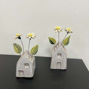 Ceramics: Ceramic Daisy Houses