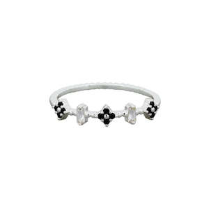 Gifts Under 30: Silver Trio Flower Ring
