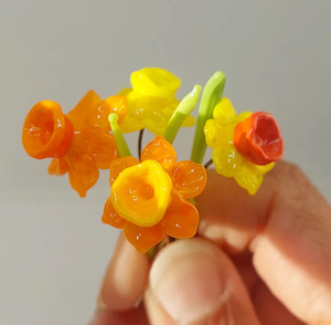 Mini Glass Daffodil Flower