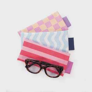 Snap Shut Glasses Case & Cloth