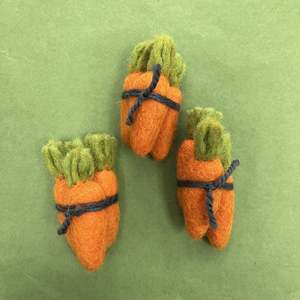 Felt Carrot Bunch