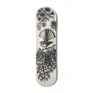 100 New Zealand: Skateboard Deck - In Bloom