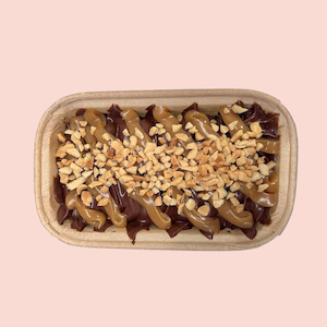 Brownie: Snickers Brownie Boat