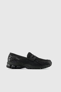 Footwear: U1906LAI - Black / Phantom